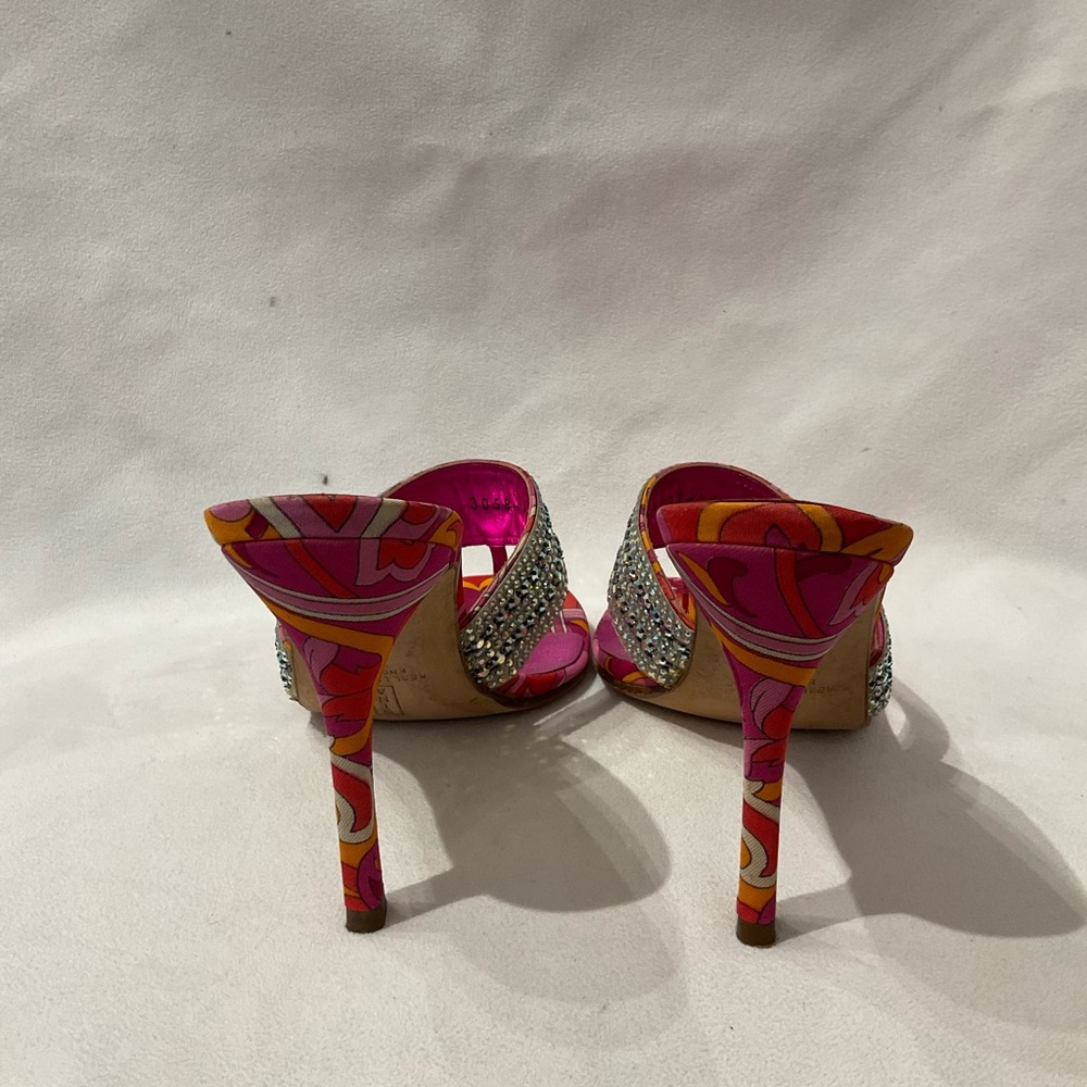 GINA MULES - Picture 3 of 6